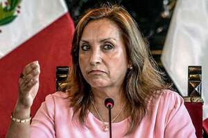 Perú: Boluarte acepta destitución y abandona palacio presidencial - Mundo - ABC Color