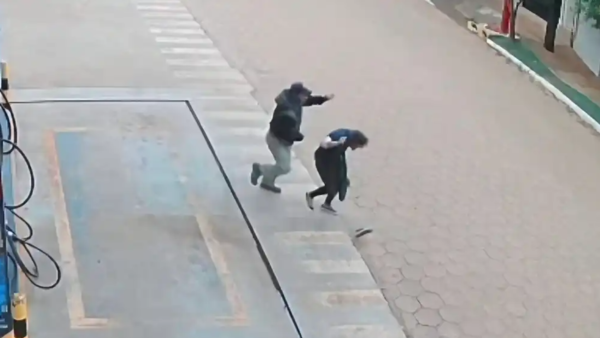 Imputan a hombre por agredir en la vía pública a su expareja