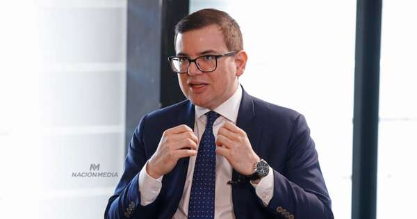 La Nación / Paraguay muestra ejemplar gobernabilidad pese a una débil oposición, dice analista