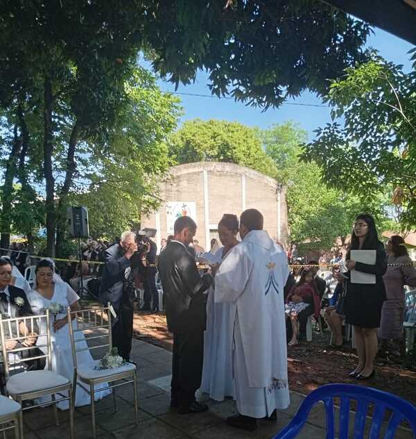 Popular / 120 parejas omendáma en boda comunitaria en Ypané