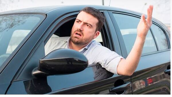 “Mi marido se pone nervioso en el volante y remata por mí”