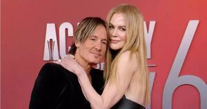 Popular / (VIDEO) ¡Cambió en vivo la letra de una canción dedicada a Nicole Kidman!