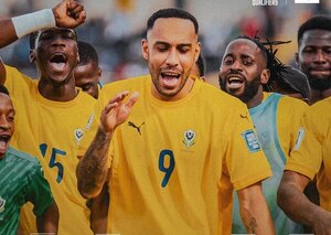 Versus / Cuatro goles y una roja para Aubameyang, que mantiene a Gabón con vida