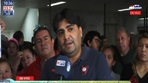 Funcionarios de la Municipalidad de Asunción protestan por la retención de G. 14.000 millones