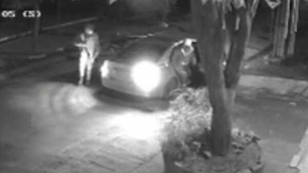 Gavilla roba dinero y celulares en violento asalto domiciliario