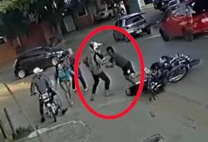 Popular / Mamá de motobolt imputado por jejuka he'i que teme por su vida y la de su familia