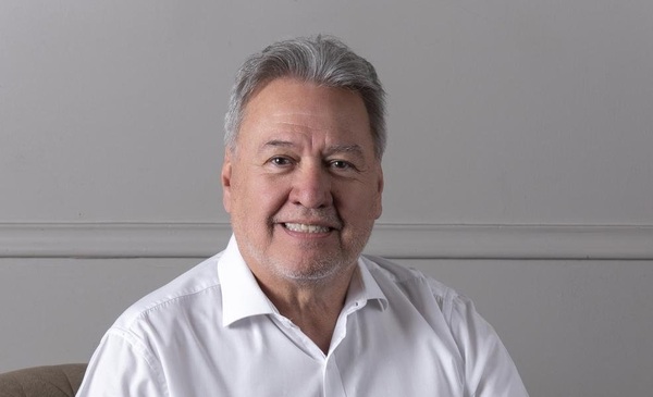 Óscar Acosta camina a la presidencia de Sol de América