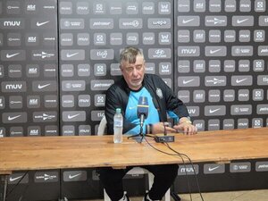 Popular / Almeida a los periodistas: "Otra vez Richard, parece que sueñan con Richard"