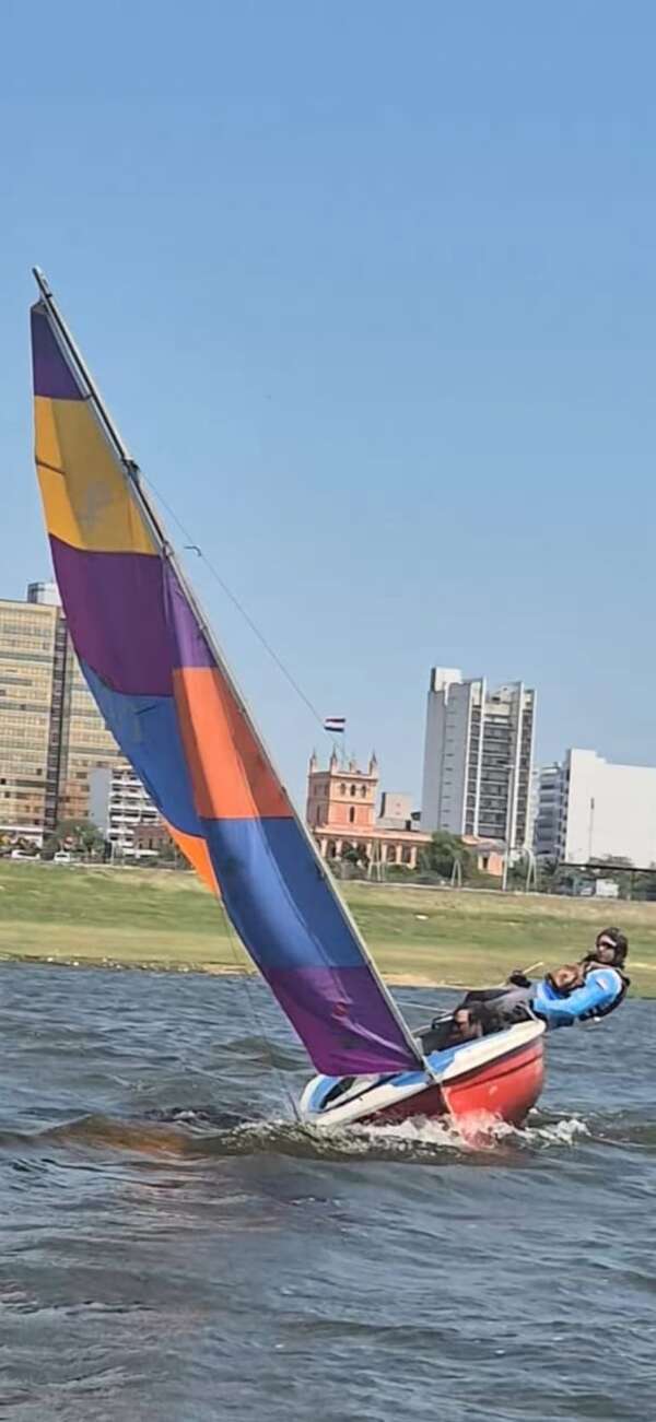 Vela: Regata Día de la Raza - Polideportivo - ABC Color