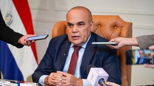 Bachi amenaza a los que apoyan a China