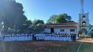 Con "casate conmigo" le pidió matrimonio al hermano del pa'i