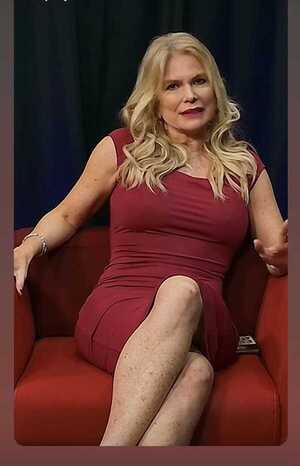 Popular / Alejandra Prayones con buen olfato ¿rechaza a los que se hacen del gaucho?