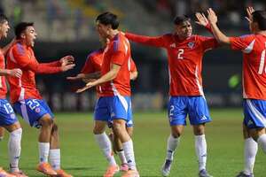 Chile remonta sobre el final contra  Perú - Fútbol Internacional - ABC Color