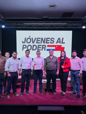 Jóvenes colorados debatieron en Coronel Oviedo sobre la doctrina del Partido Colorado - El Trueno