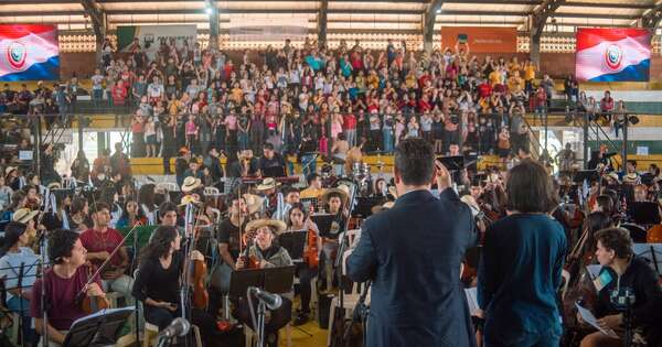 La Nación / “Suena San Juan Bautista” con más de mil guitarras