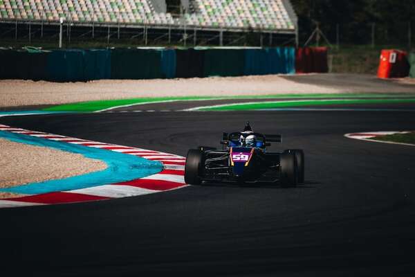 Ultimate Cup Series-Francia: Valente partirá 4° y 5° en Magny-Cours - ABC Motor - ABC Color
