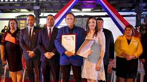 En el 246 aniversario de Pilar, distinguen a corresponsal de ÚH