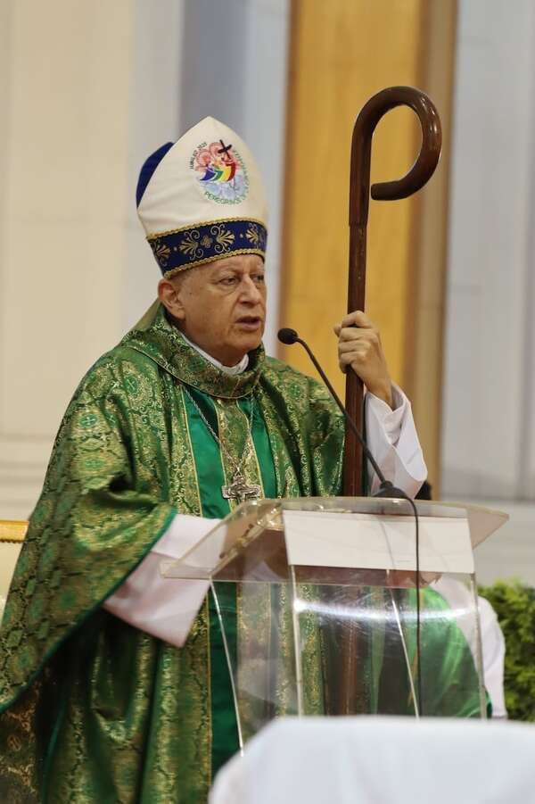 Caacupé: Monseñor Valenzuela llama a ser agradecidos para que el mal no se apodere de la casa - Política - ABC Color