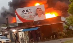 Incendio de gran magnitud en Coronel Oviedo obliga a evacuar viviendas por densa humareda tóxica - OviedoPress
