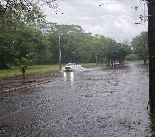 Vientos y lluvias intensas afectaron comunidades de Misiones durante la madrugada - Nacionales - ABC Color