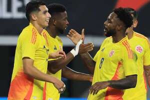 Colombia muestra su gran momento con goleada sobre México - Fútbol Internacional - ABC Color