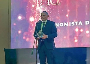 Galardón internacional para economista paraguayo de La Tribuna