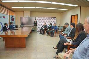 ANDE y FIUNA firman convenio para fortalecer la formación técnica - Economía - ABC Color