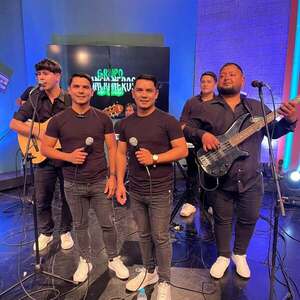 Popular / (VIDEO) ¡Lluvia, rayos, corte de luz... y la gente seguía bailando con Los Gemelos Pitufos!