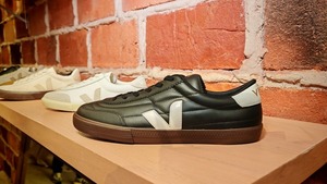 La francesa Veja llegó a Paraguay con sneakers sustentables y un modelo de producción ético