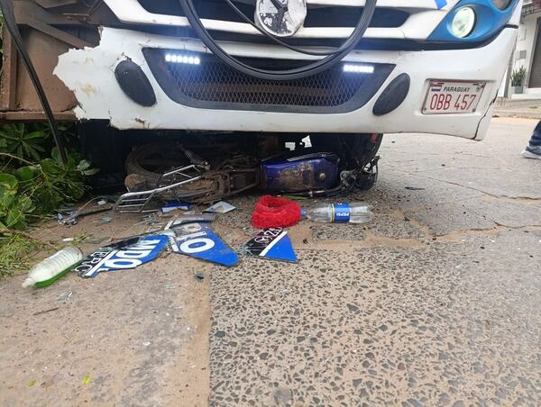 Motociclista muere tras ser embestido por un colectivo en Limpio | Unicanal