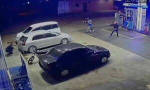Policía frustra asalto y se enfrenta a tiros con ladrones en un surtidor – Prensa 5