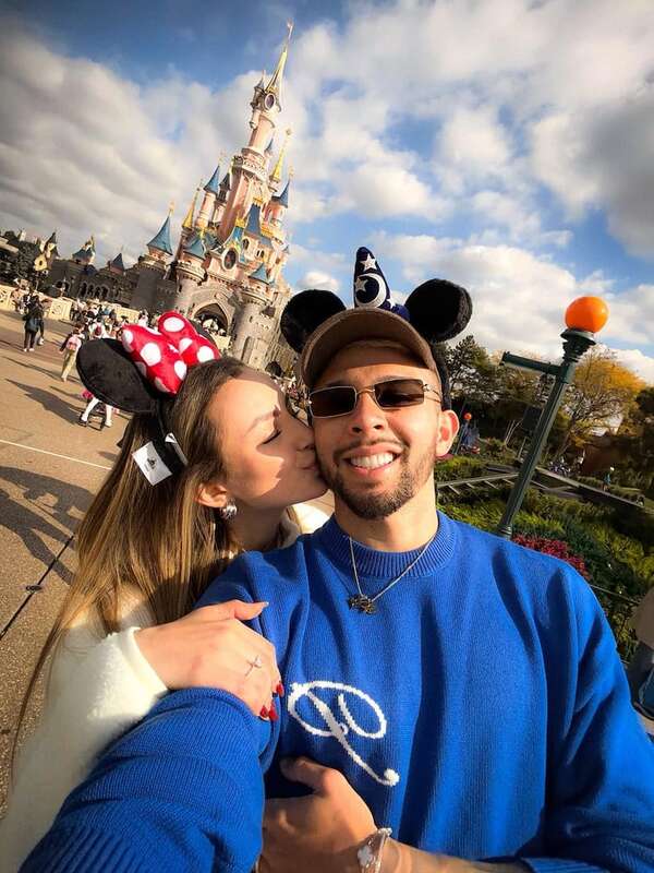 Julio Enciso y Melissa Cardona, felices en Disneyland París - Gente - ABC Color