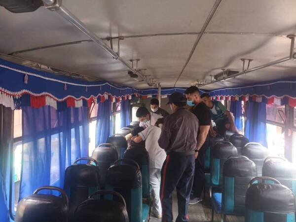 Héroe al volante: chofer de la Línea 10 salva a pasajero con convulsiones en pleno viaje