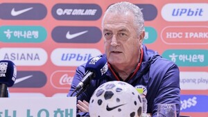 Gustavo Alfaro anuncia varios cambios ante Corea del Sur