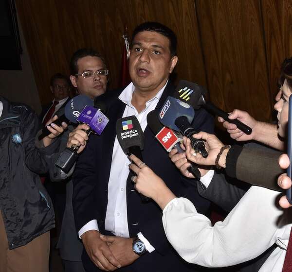 Meza insiste en debate sobre vínculos con China ante insinuaciones de expulsión de HC - Política - ABC Color