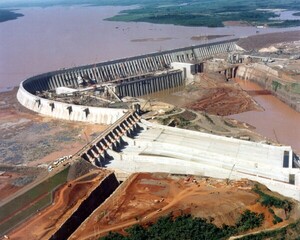 Celebran 43 años del cierre de compuertas y nacimiento del lago Itaipú - ADN Digital