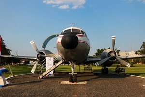 Convair 240: el avión de LAP que Marcelo Pecci soñó convertir en museo ya es una realidad