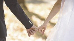 “Mi novio quiere que nos casen un pastor y un pa’i, es un caos”