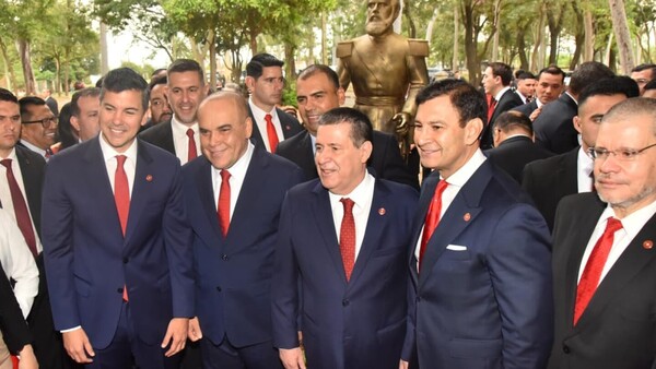 Sector liberal insiste con posible enmienda, mientras Barrios descarta que Cartes busque la reelección