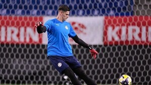 Orlando Gill en el probable equipo de Paraguay ante Corea del Sur