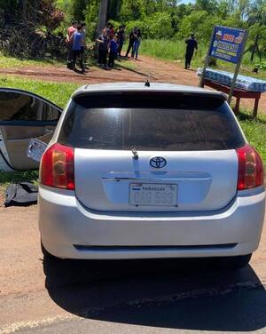 Presuntos delincuentes abandonan vehículo tras una persecución en San Juan del Paraná