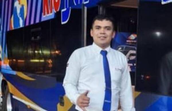 ¡Tragedia! Guarda fue aplastado por su colectivo cuando revisaba un ruido detrás de la rueda