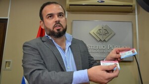 Ex ministro tilda de “patraña por encargo” a publicación en su contra