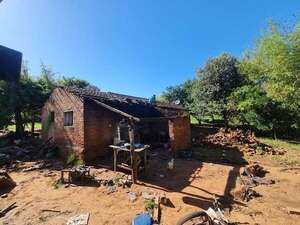 Santa Rosa: Viviendas sin techo y muerte de vacunos tras violento temporal en Misiones - Nacionales - ABC Color