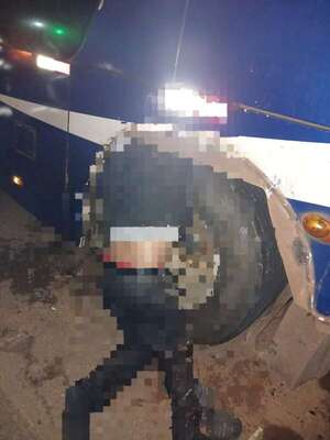 Tragedia en Misiones: guarda de ómnibus muere aplastado mientras revisaba desperfecto mecánico - Policiales - ABC Color