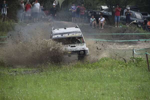 4x4 Off-Road/Club Cateura-8ª fecha: Balbuena y Vargas sobresalieron en la “cuna del barro” - ABC Motor - ABC Color