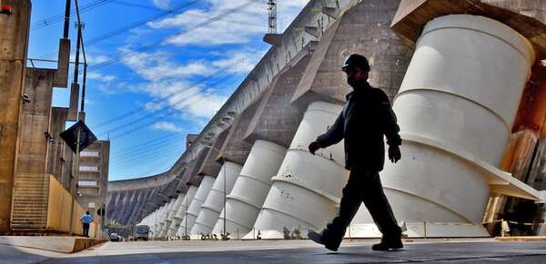 Itaipú: “Más de US$ 1.500 millones quedaron en bancos brasileños” - Economía - ABC Color