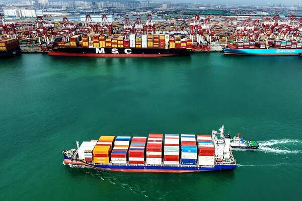 China insta al “diálogo” con Estados Unidos tras entrada en vigor de tarifas portuarias - Mundo - ABC Color