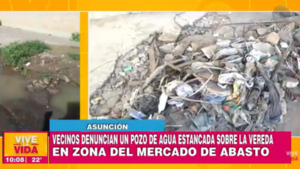 Entre calles en mal estado y aguas servidas