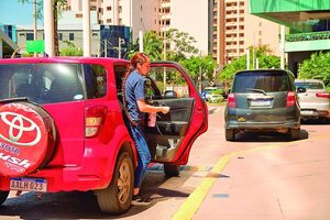 Conductores de Plataformas Exigen Ley de Identificación